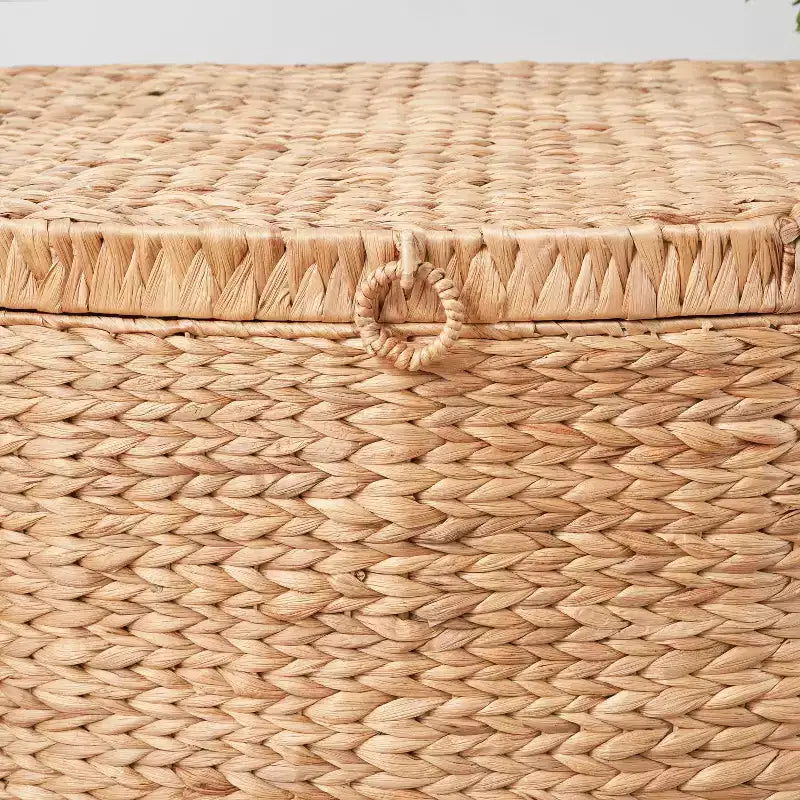 Baúl rectangular de jacinto de agua de 26"x19"x14" en color marrón natural: arcón de almacenaje, estructura de hierro