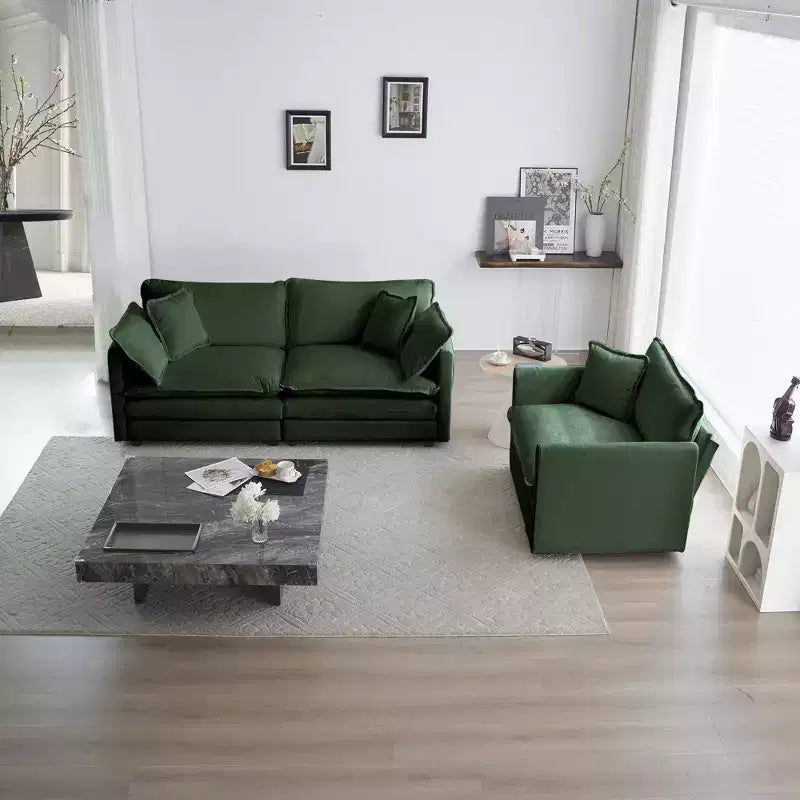Juego de sofá de 3 piezas con cojines para brazos y cojines decorativos. El juego de sofá incluye 2 sillones individuales y un sofá de 2 plazas. Chenilla verde.