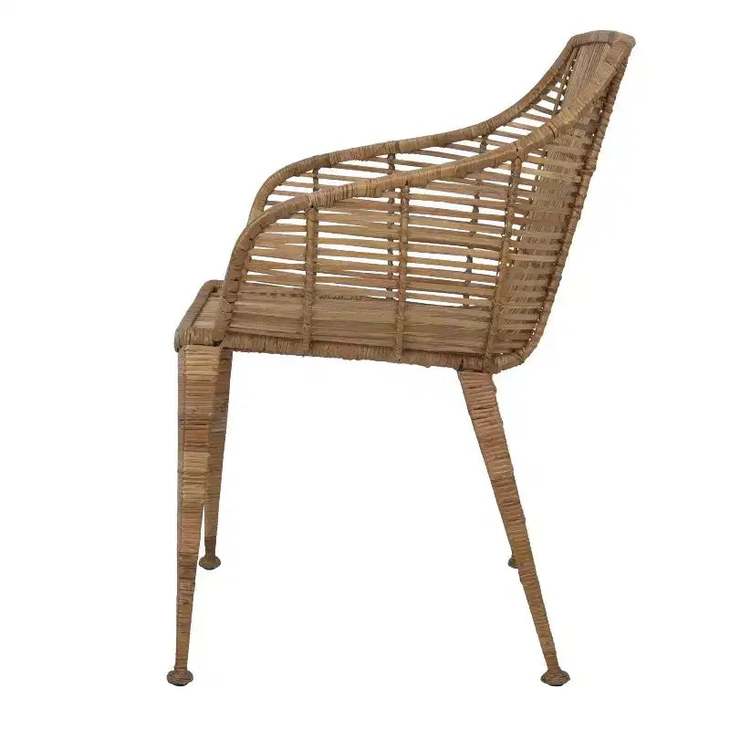 Sillón de ratán natural: Estructura de hierro forjado, no requiere montaje, limpiar con paño seco, uso para adultos