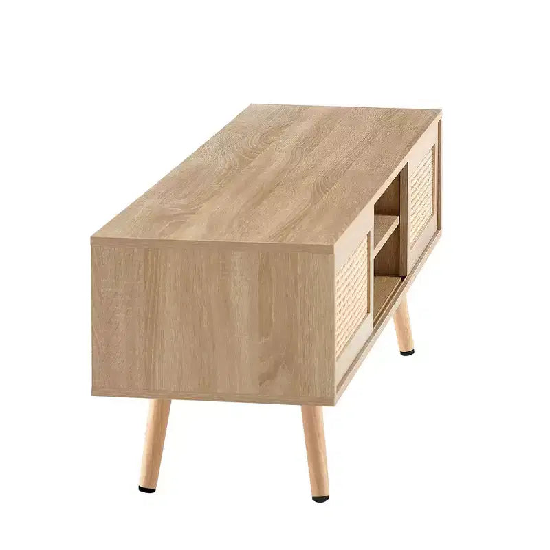 Mueble de TV de ratán de 55.12 pulgadas, soporte de TV con estantes de almacenamiento abiertos, puertas correderas dobles, patas de madera maciza, mesa de consola multimedia para sala de estar o dormitorio