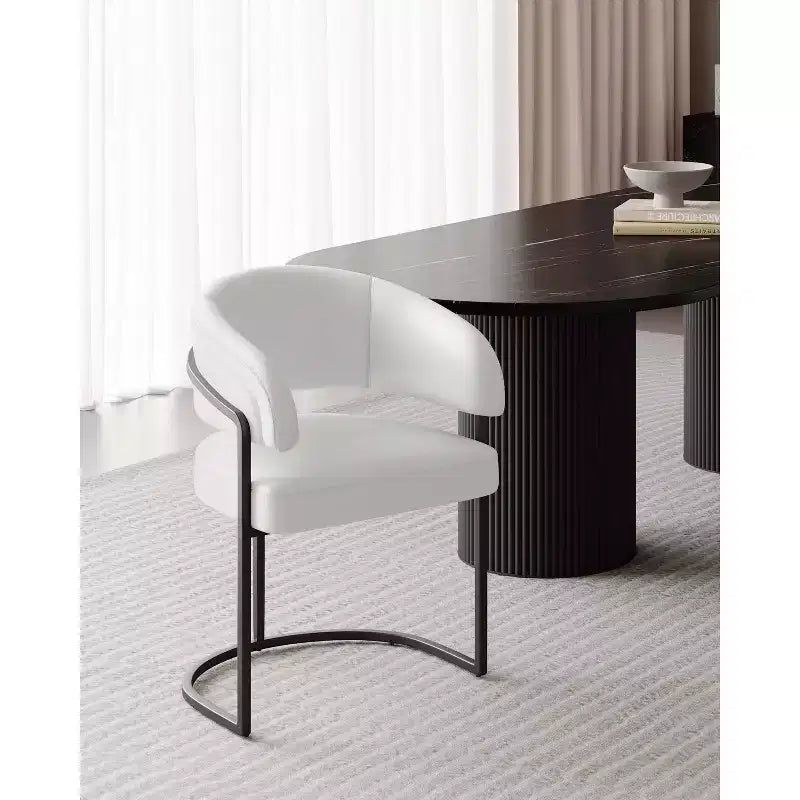 Silla de comedor moderna tapizada en piel sintética